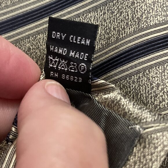 VALERIO GARATI MENS TIE GOLD & Navy Blue Striped 4” X 60” Hand Made Silk Necktie - Picture 4 of 6